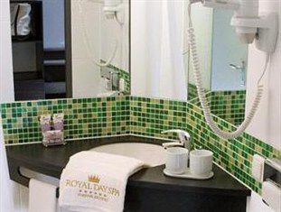 Arooma Hotel 3*